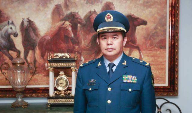 20世纪美元与黄金脱钩<strong></p>
<p>各国币</strong>，各国却还要跟风？人民币国际化迫在眉睫