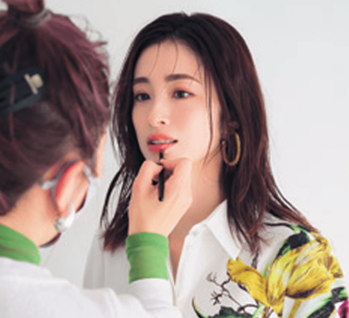 HB FOCUS | 上户彩：最快10分钟<strong></p>
<p>hb</strong>，即可通过妆容转变角色！