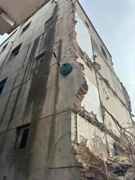 这是啥黑科技<strong></p>
<p>币成交易所网址</strong>？军用爬墙机器人为啥能在垂直墙面如履平地？