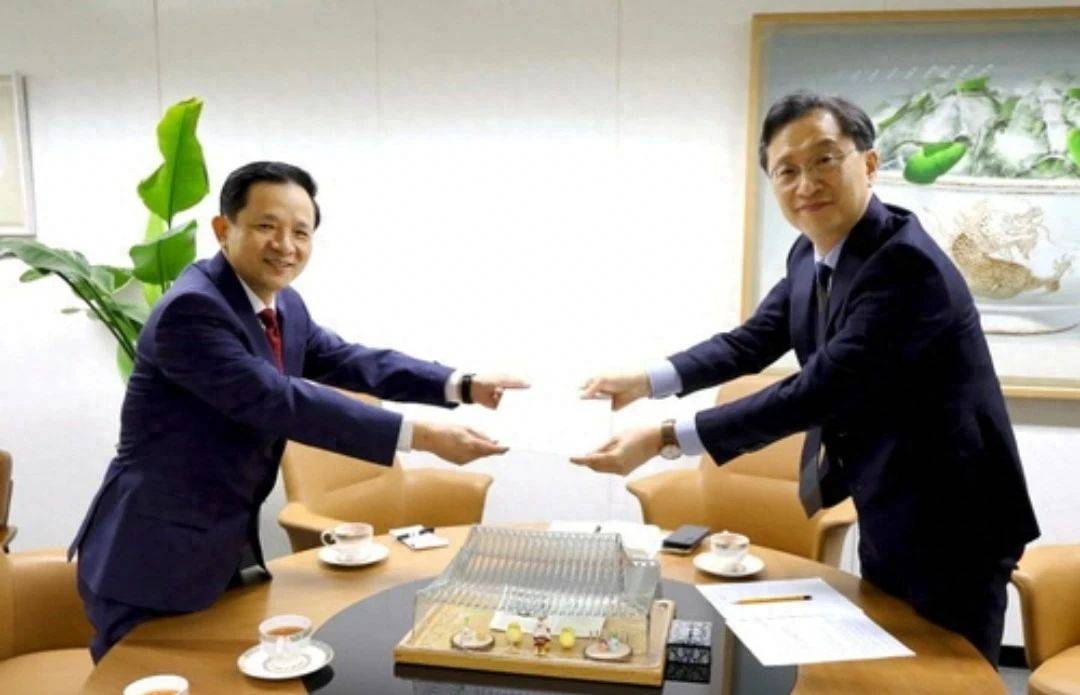 终于谈妥了？中方派人给韩传话<strong></p>
<p>牛盾交易所</strong>，尹锡悦一旦拒捕，结局只有2个字