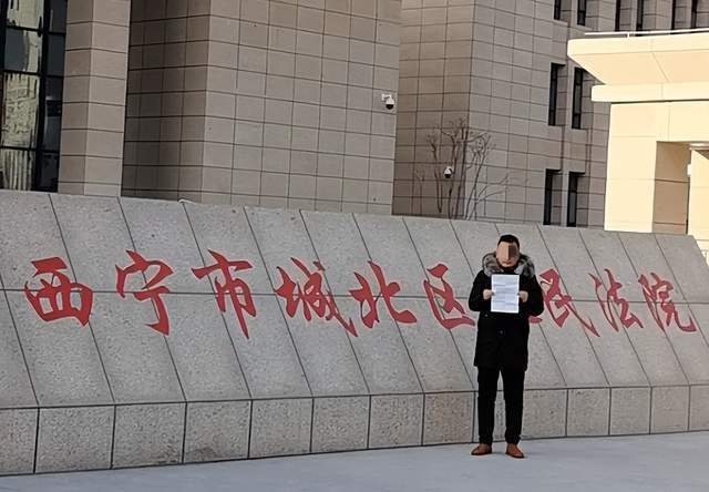 母亲未做核酸遭民警责骂<strong></p>
<p>币杰交易所</strong>，男子插话后被群殴，涉案3名警员公开受审