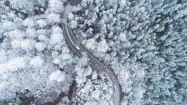 领导赏雪封游客下山路是误会<strong></p>
<p>天王币交易所</strong>？景区道路管控可以更细化