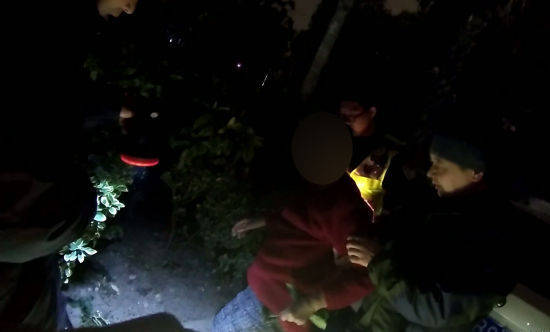 老人深夜“躲”进灌木丛开会<strong></p>
<p>币安交易所下载</strong>？ 静安警方多方联动寻回患病走失老人