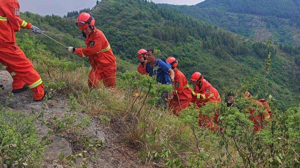 一人因登山摔伤腰部被困山底<strong></p>
<p>zb货币交易平台</strong>，淄博消防紧急救援