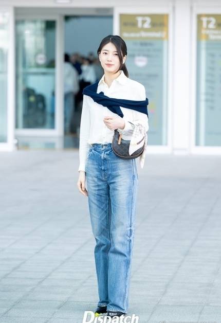 宋佳“体制内”穿搭上热搜<strong></p>
<p>交易正规平台</strong>，朱珠穿西装也不失韵味，这股风终究被她们穿火了！
