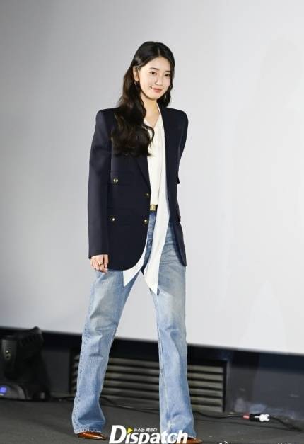 宋佳“体制内”穿搭上热搜<strong></p>
<p>交易正规平台</strong>，朱珠穿西装也不失韵味，这股风终究被她们穿火了！