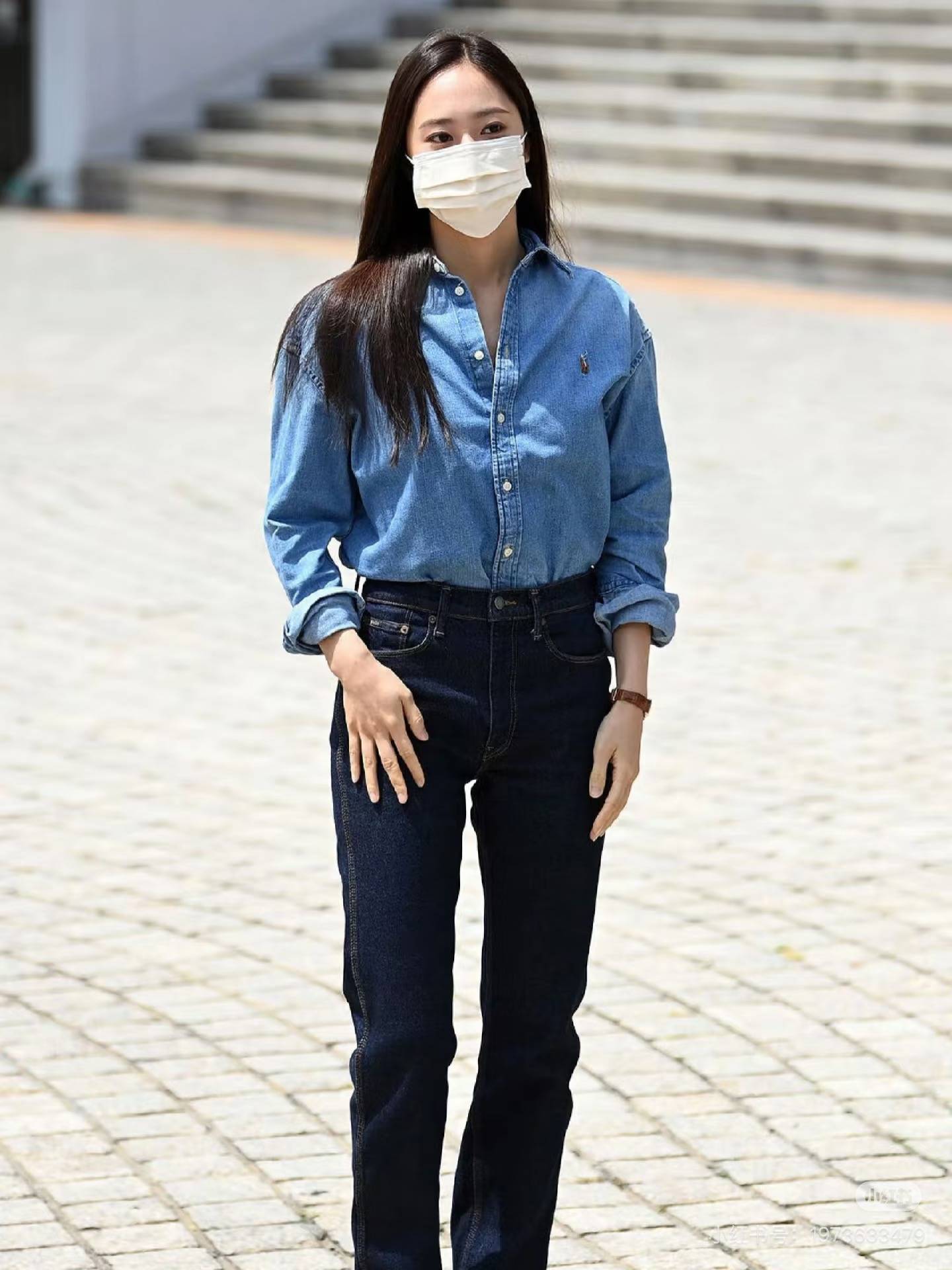 宋佳“体制内”穿搭上热搜<strong></p>
<p>交易正规平台</strong>，朱珠穿西装也不失韵味，这股风终究被她们穿火了！