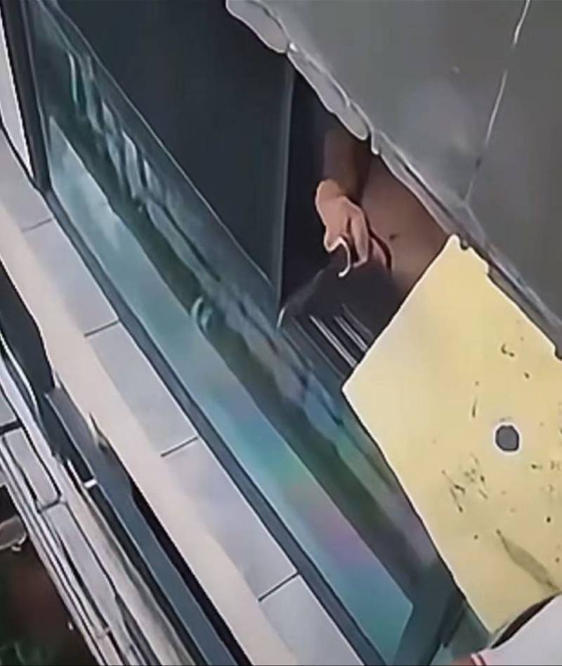 重庆一业主持刀辱骂高空作业人员被拘留<strong></p>
<p>炒金交易平台</strong>！与楼上邻居有纠纷