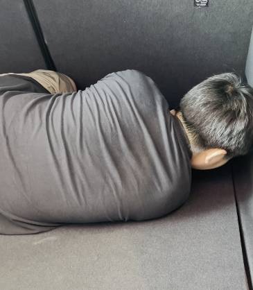 9岁男童被安排后备箱数小时<strong></p>
<p>炒金交易平台</strong>，生母再发声：已提起诉讼