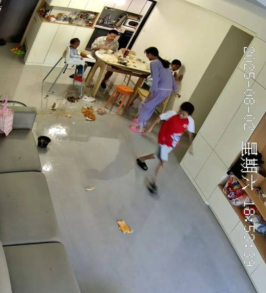 男子没吃到鸡蛋念叨致妻子崩溃摔碗！多地否认事发地<strong></p>
<p>火币网官网</strong>，网友疑起号
