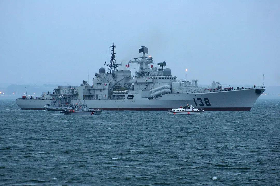 解放军海军装备俄制AKS-74U<strong></p>
<p>000858股票</strong>，为啥不用国产步枪？