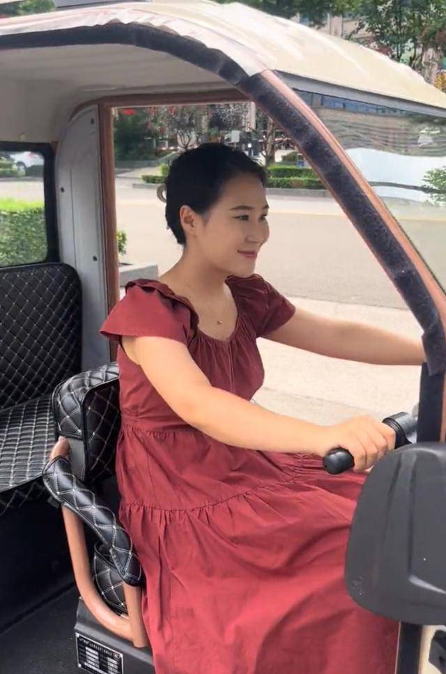 河南95后高校女辅导员“没苦硬吃”：暑假自驾1000公里家访<strong></p>
<p>璞泰来股票</strong>，从电三轮到汽车，已坚持两年