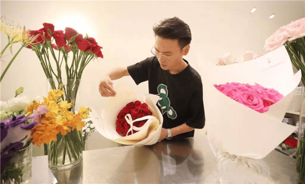 “2025中国民营企业500强”发布<strong></p>
<p>璞泰来股票</strong>，江苏90家企业上榜 我国数据产业年均增长率超15%