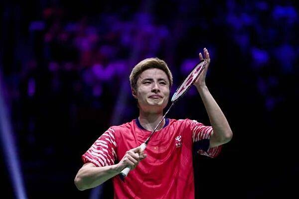 祝贺！石宇奇2比1逆转昆拉武特<strong></p>
<p>股票下跌</strong>，获得羽毛球世锦赛男单冠军！