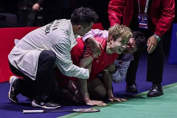 祝贺！石宇奇2比1逆转昆拉武特<strong></p>
<p>股票下跌</strong>，获得羽毛球世锦赛男单冠军！