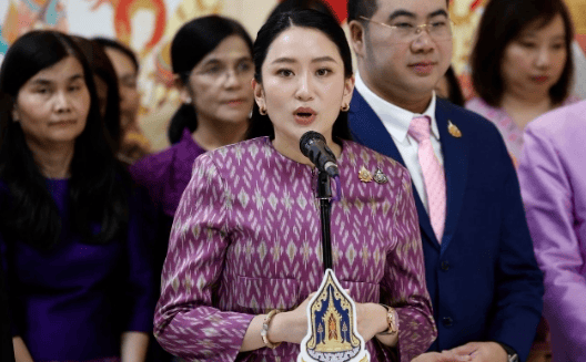 突发<strong></p>
<p>股票下跌</strong>，泰国宪法法院判了！佩通坦被正式解职，终究是洪森笑到了最后，谁可能是新总理？