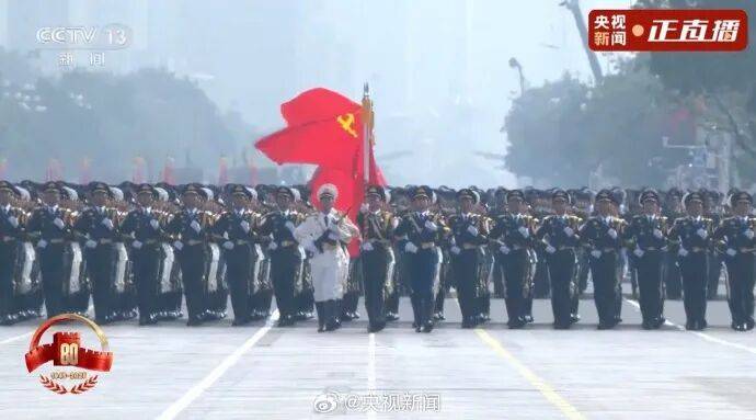 歼20S、DF61导弹<strong></p>
<p>股票开户流程</strong>，震撼亮相！三支兵种首次亮相天安门广场，空中梯队战机起飞