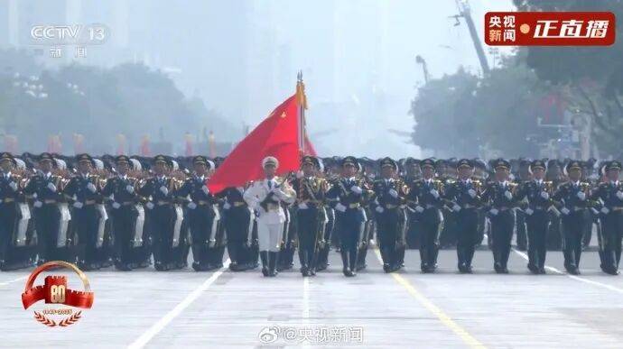 歼20S、DF61导弹<strong></p>
<p>股票开户流程</strong>，震撼亮相！三支兵种首次亮相天安门广场，空中梯队战机起飞