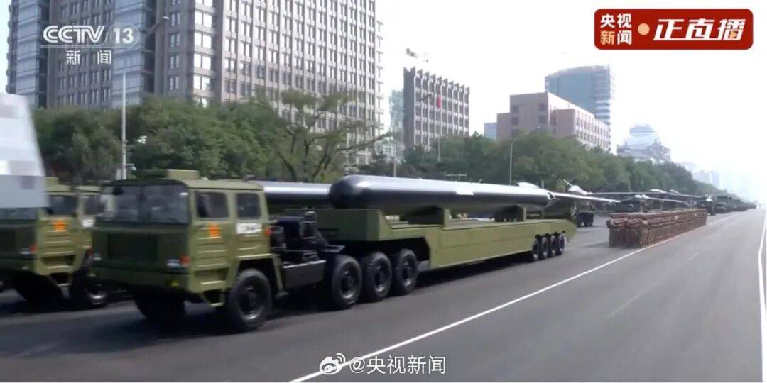 歼20S、DF61导弹<strong></p>
<p>股票开户流程</strong>，震撼亮相！三支兵种首次亮相天安门广场，空中梯队战机起飞