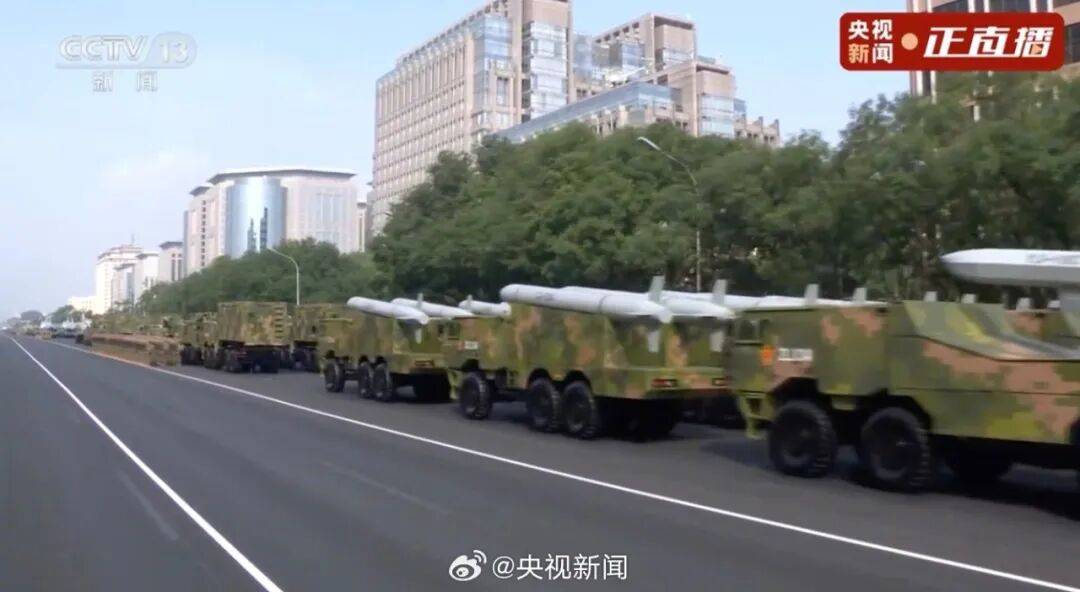 歼20S、DF61导弹<strong></p>
<p>股票开户流程</strong>，震撼亮相！三支兵种首次亮相天安门广场，空中梯队战机起飞
