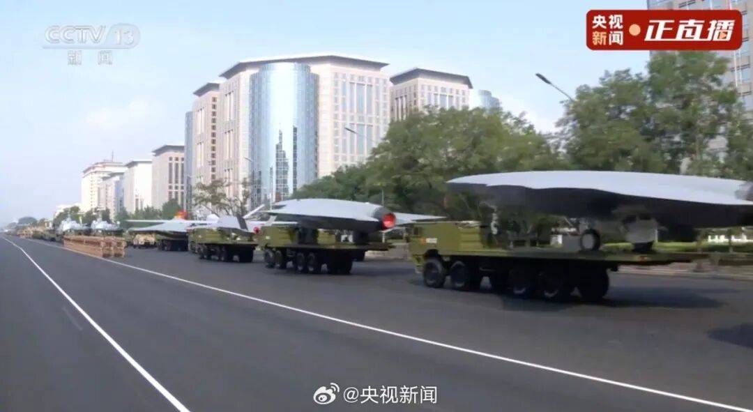 歼20S、DF61导弹<strong></p>
<p>股票开户流程</strong>，震撼亮相！三支兵种首次亮相天安门广场，空中梯队战机起飞
