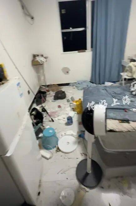 上海一房东崩溃！"00后"情侣租客失联<strong></p>
<p>股票开户流程</strong>，打开房门直呼"辣眼睛"…