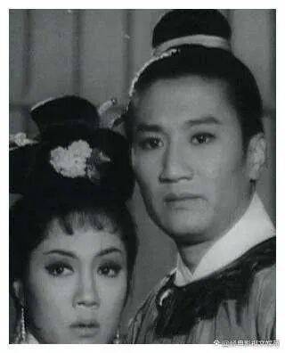 考古|89岁谢贤现身依旧时髦！与小49岁女友分手后开搞事业<strong></p>
<p>最便宜的股票</strong>，疑已交代后事的他太潇洒