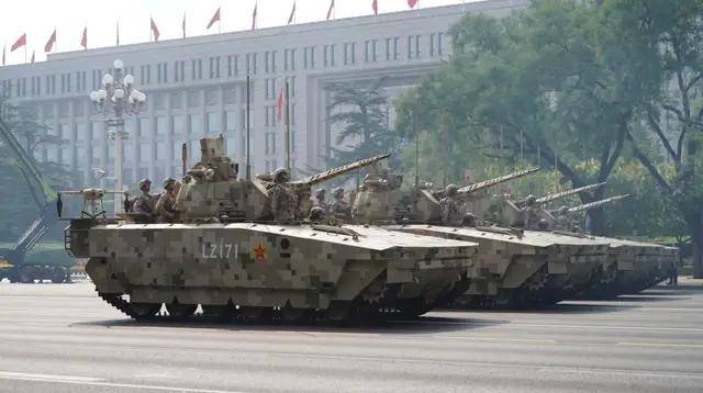 不装了<strong></p>
<p>最便宜的股票</strong>！一口气看完九三大阅兵武器装备！谁说我们一个也不认识？