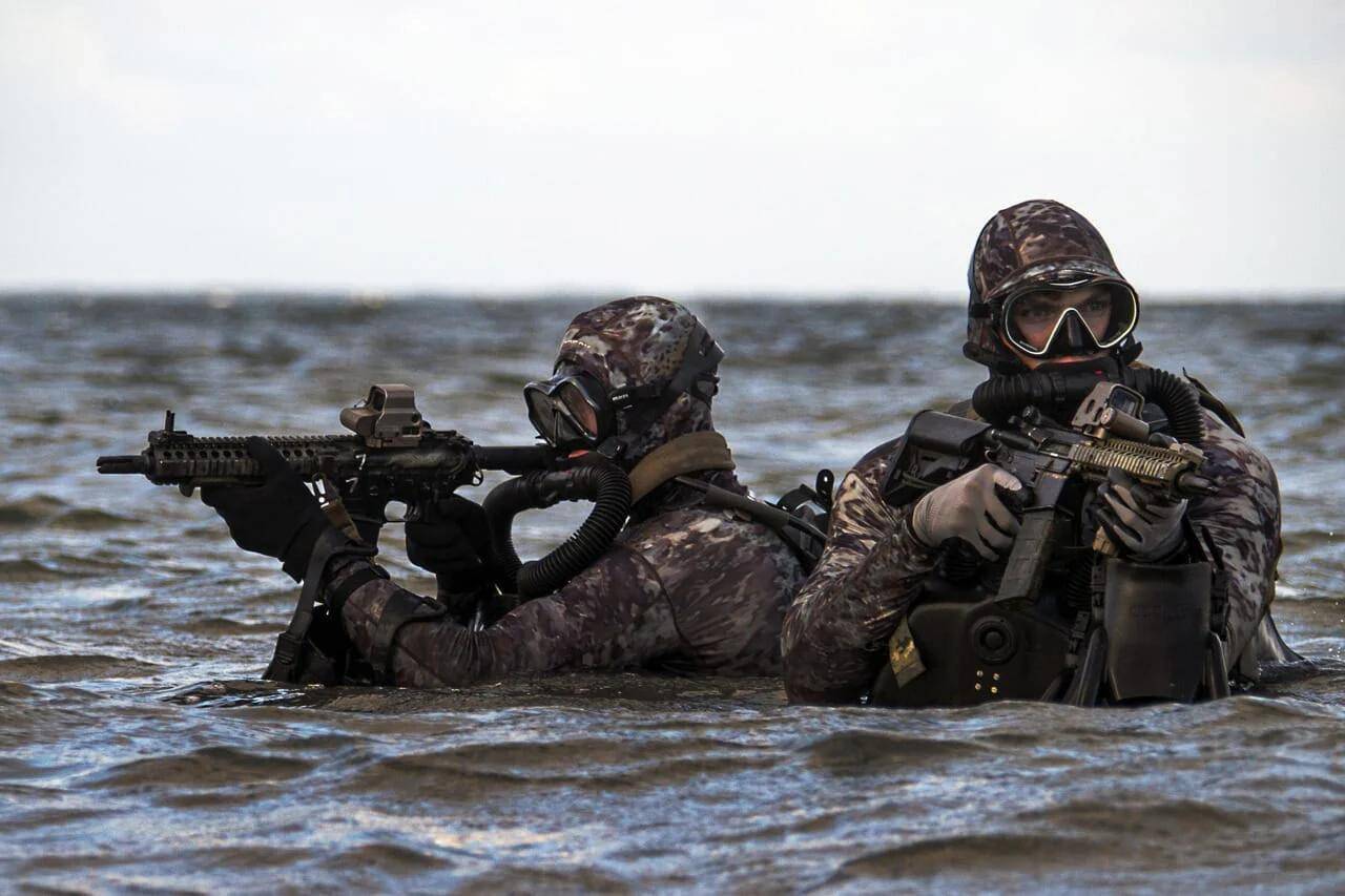 美海豹特种兵突袭胡塞<strong></p>
<p>兰州黄河股票</strong>，7500万美元战机坠毁，开火杀死30名也门人