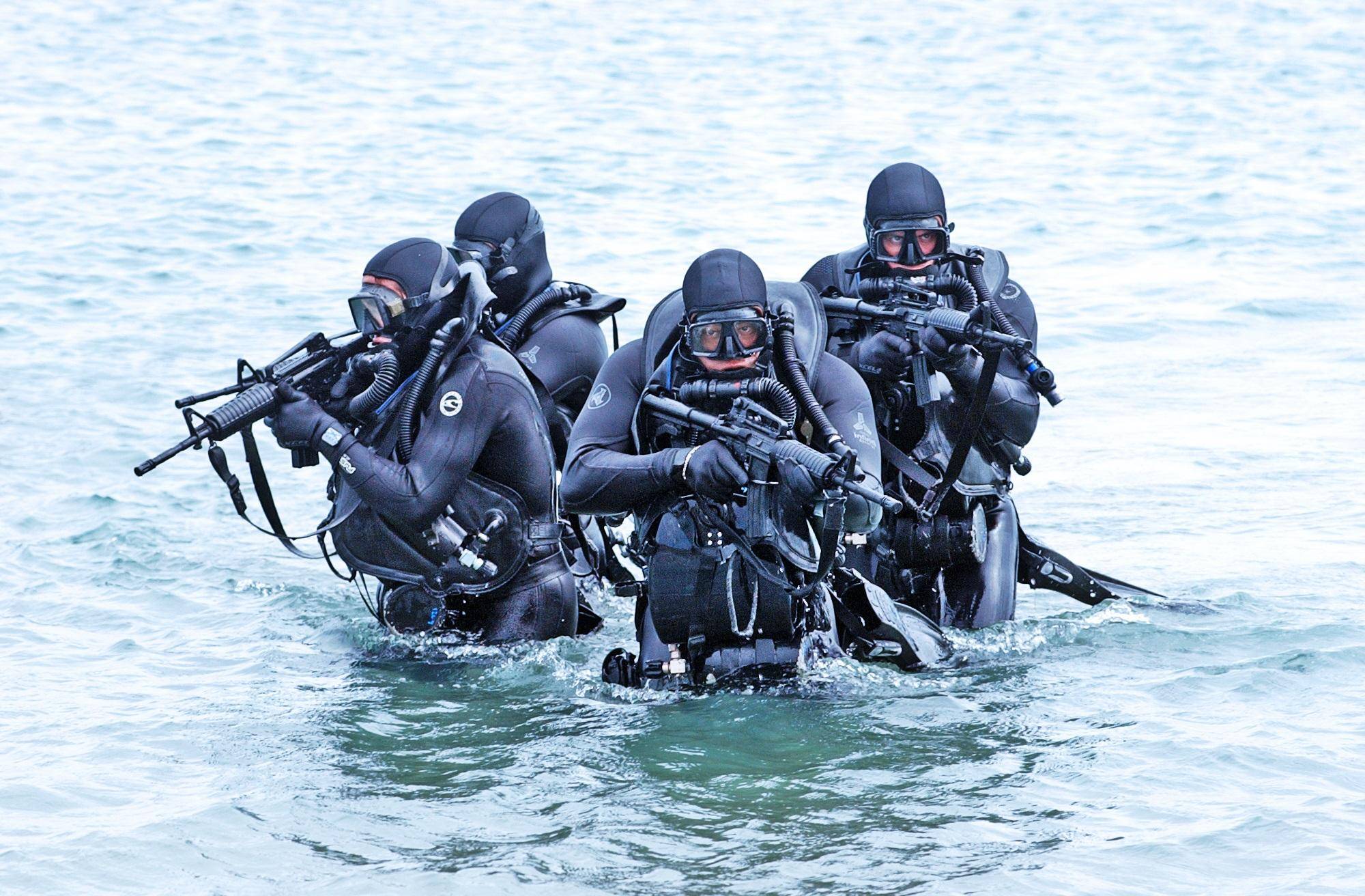 美海豹特种兵突袭胡塞<strong></p>
<p>兰州黄河股票</strong>，7500万美元战机坠毁，开火杀死30名也门人
