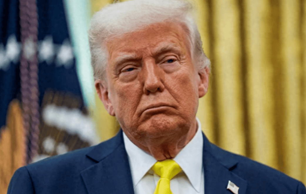 270架轰6严阵以待<strong></p>
<p>远大智能股票</strong>，强大核战轰打击群横空出世，美媒说了句大实话