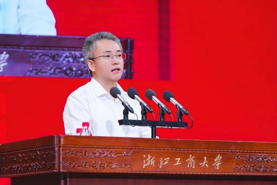校长开学讲话：少刷小红书<strong></p>
<p>宁波海运股票</strong>！避雷......