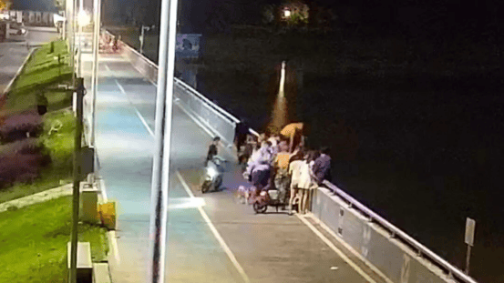 东莞一女子凌晨沉入漆黑水库<strong></p>
<p>闽东电力股票</strong>，民警第二跳让人揪心……