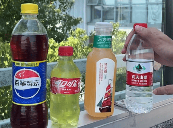 恶心！上海知名景区门口有人卖不明饮料<strong></p>
<p>金城医药股票</strong>，不少游客中招，城管部门已介入调查