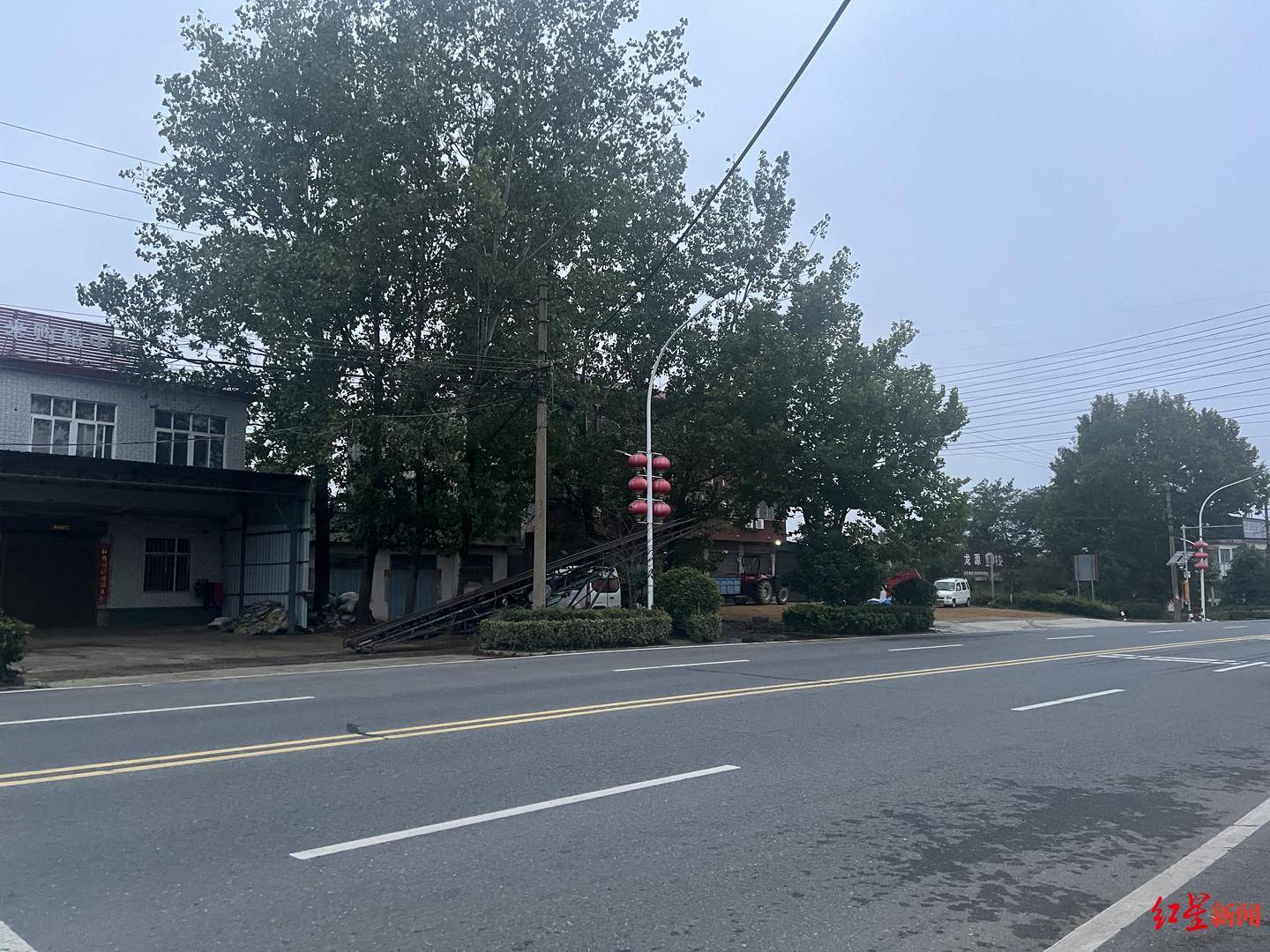 醉驾超速追尾致一家3人身亡案明日开庭，女方家属从云南坐硬座赶到河南信阳：坚决不和解