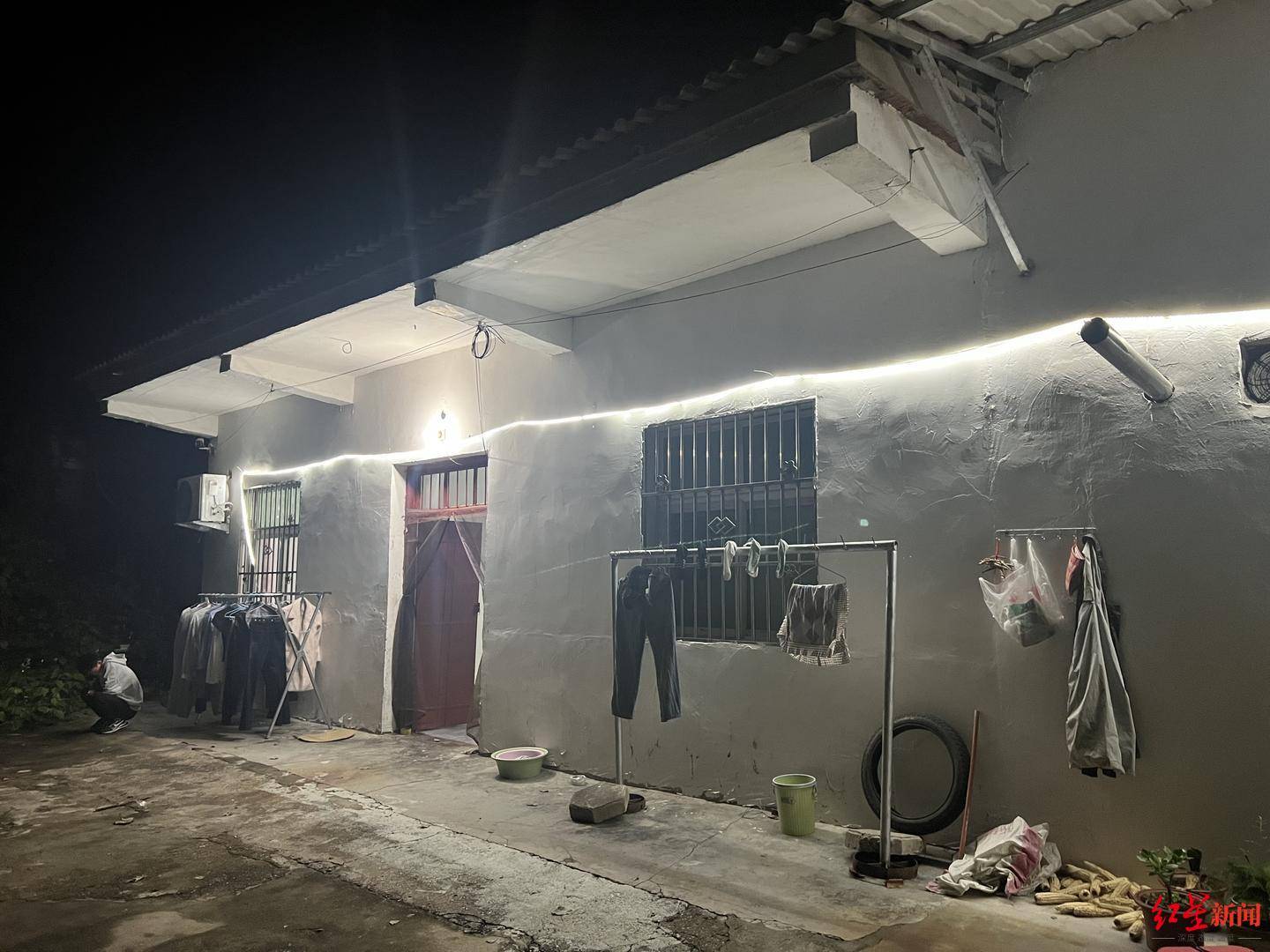 醉驾超速追尾致一家3人身亡案明日开庭<strong></p>
<p>海峡股份股票</strong>，女方家属从云南坐硬座赶到河南信阳：坚决不和解