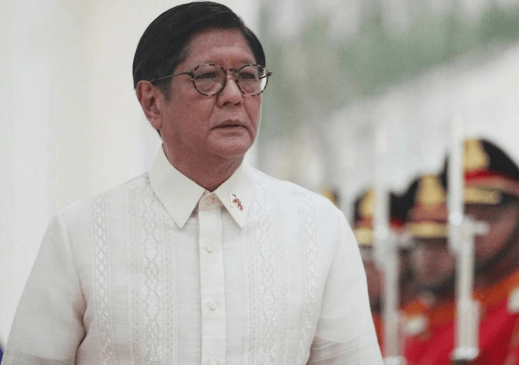 捡回一条命的马科斯不敢露面<strong></p>
<p>龙星化工股票</strong>，却派人下了死命令，闹事的人一个都不放过！