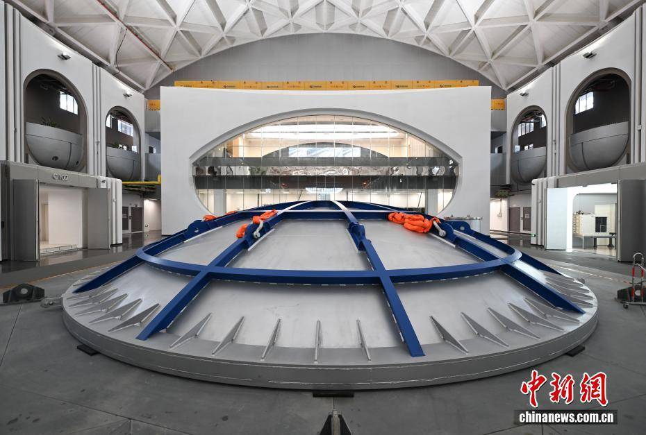 浙江杭州：世界容量最大的离心机启动