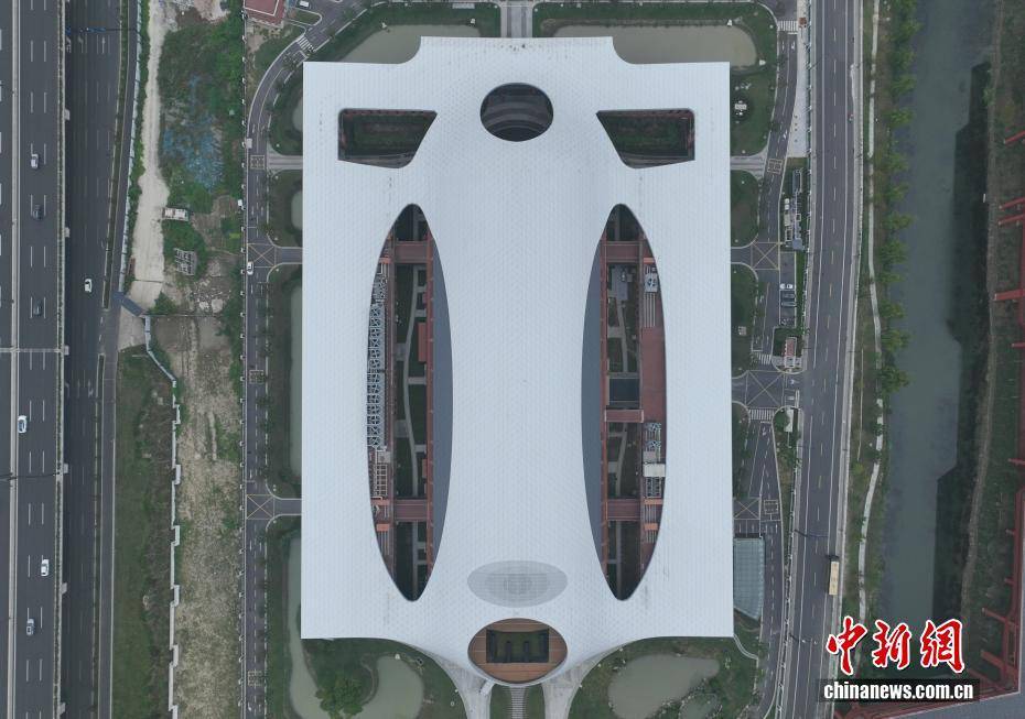 浙江杭州：世界容量最大的离心机启动