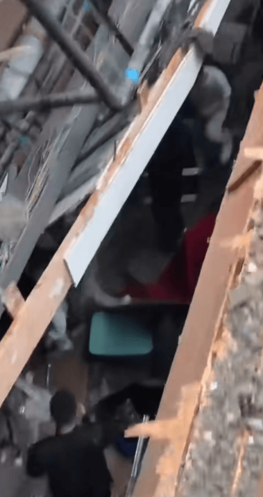 东海一饭店房顶发生塌陷<strong></p>
<p>博通集成股票</strong>，室内正举办宴席 当地应急管理局：救援仍在进行中