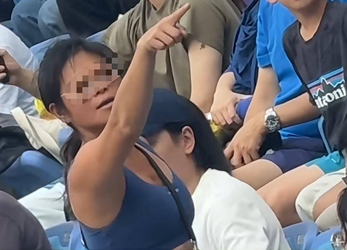 女子酒后观看上海大师赛多次尖叫被抬走处罚！主办方发提醒