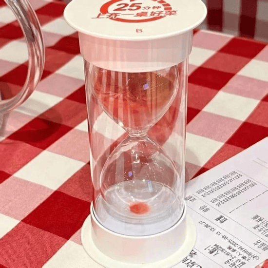 西贝再自刀<strong></p>
<p>博通集成股票</strong>，整改大翻车，贾国龙彻底认怂