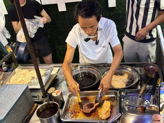 西贝再自刀<strong></p>
<p>博通集成股票</strong>，整改大翻车，贾国龙彻底认怂