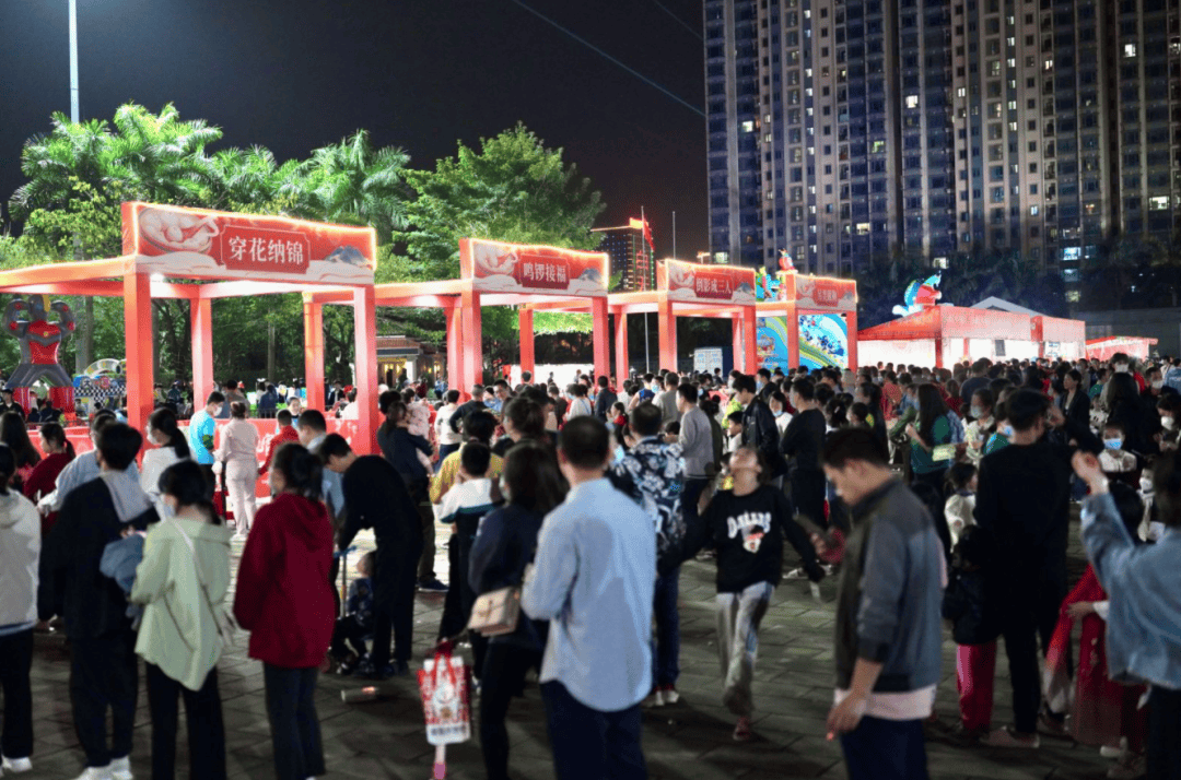 非遗好物、中秋游园、国庆潮拍、文艺晚会……这个“双节”<strong></p>
<p>博通集成股票</strong>，儋州市文化广场夜间“非”常好玩！