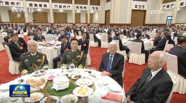 今年的国庆招待会<strong></p>
<p>博通集成股票</strong>,有几个重要信息