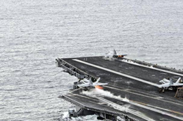 福建舰惊艳全球，美媒坦言难以置信，俄专家坚称：我们领先中国10年