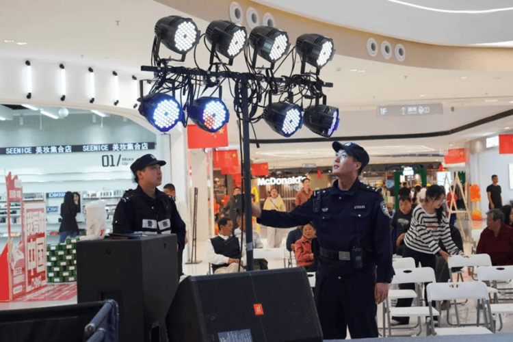 “苏超”点球大战<strong></p>
<p>通源石油股票</strong>！连云港第二现场的“藏蓝”守护力量