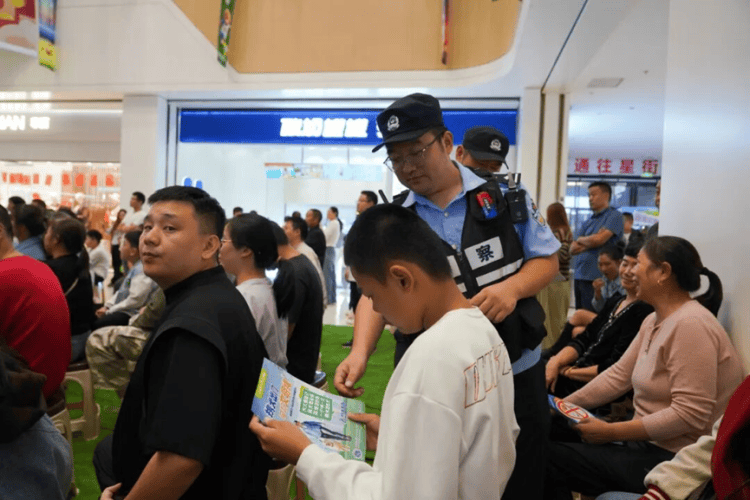 “苏超”点球大战<strong></p>
<p>通源石油股票</strong>！连云港第二现场的“藏蓝”守护力量