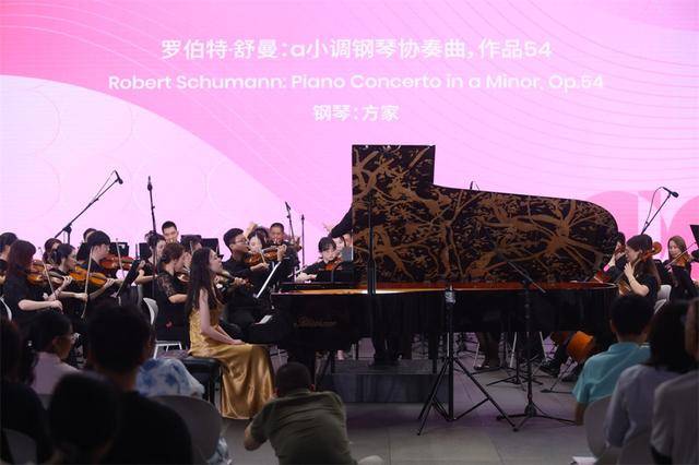 国庆奏响“琴键上的浪漫”<strong></p>
<p>通源石油股票</strong>！深圳美术馆跨界音乐会解锁音画共生新体验