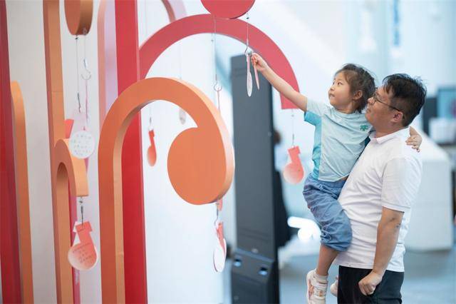 国庆奏响“琴键上的浪漫”<strong></p>
<p>通源石油股票</strong>！深圳美术馆跨界音乐会解锁音画共生新体验